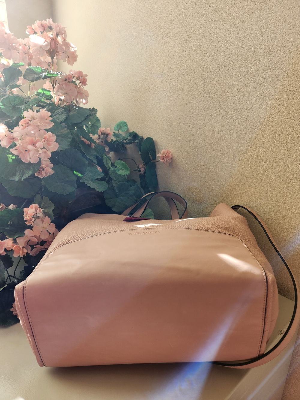 New Vince Camuto Blush Pink Tote Bag with Gold Hardware - Picture 3 of 5